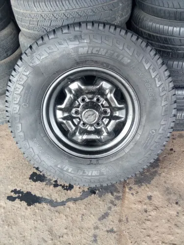 Step D20. D10.F1000 pneu Michelin 16