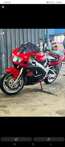 R.GSX 750