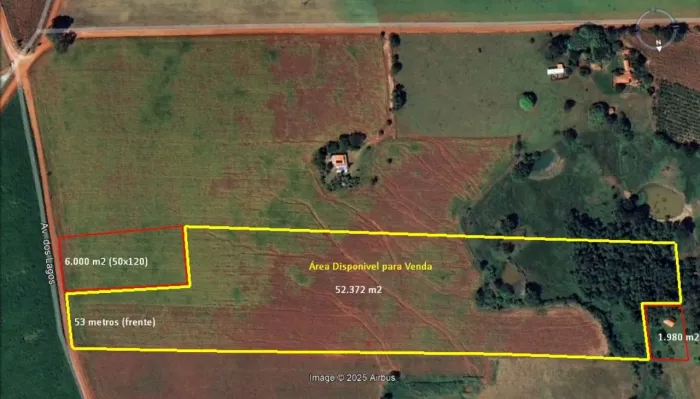 Vende-se Sitio (Itapetininga/SP) Área: 52.372 m2 (2,16 alq.) Bairro: Sabia una Topografia: