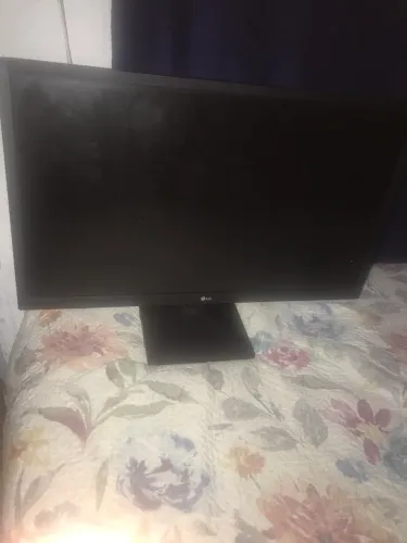 VENDO OU TROCO MONITOR LG 26 POLEGADAS 75Hz