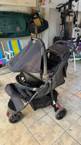 Carrinho e bebê conforto voyage