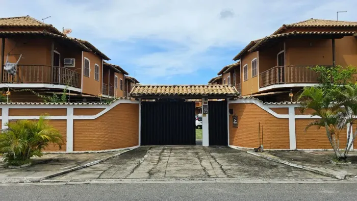 Casa em Condomínio no Peró em Cabo Frio-RJ