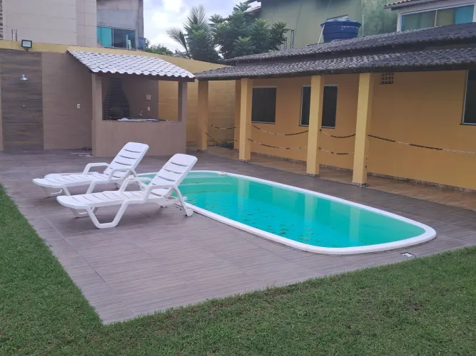 Casa pra alugar em Jauá, em condomínio fechado, perto de praia