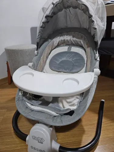 Cadeira de descanso e balanço de bebê elétrica Maxi Baby