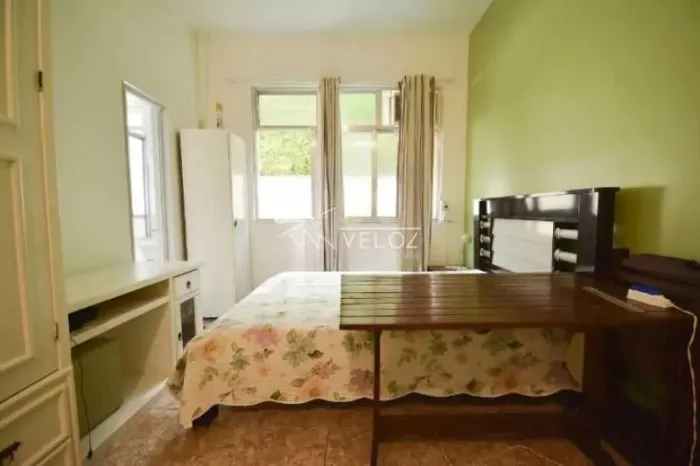 Apartamento : Padrão / Residencial / Catete