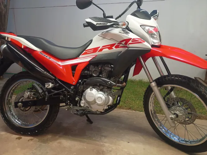 Vendo essa linda Bros 160 extremamente conservada
