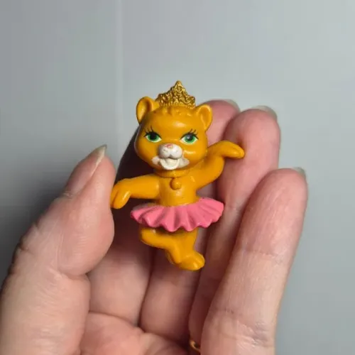Miniatura Pet da Barbie - Gata Twylla - As Doze Princesas Bailarinas