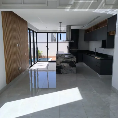 Casa à venda em condomínio fechado em Goiânia Goiás