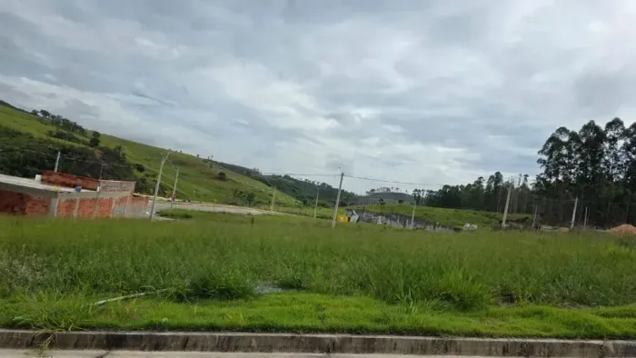 Terreno à Venda 200 m² Excelente oportunidade para construir seu projeto!