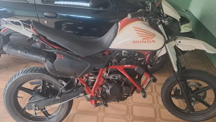VENDE-SE XL84 PERSONALIZADA !