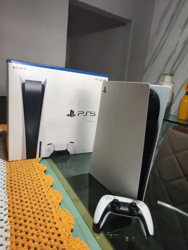 Playstation 5 (PS5) Mídia física 825GB - completo na caixa