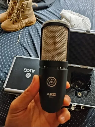 Par de microfone Akg P220