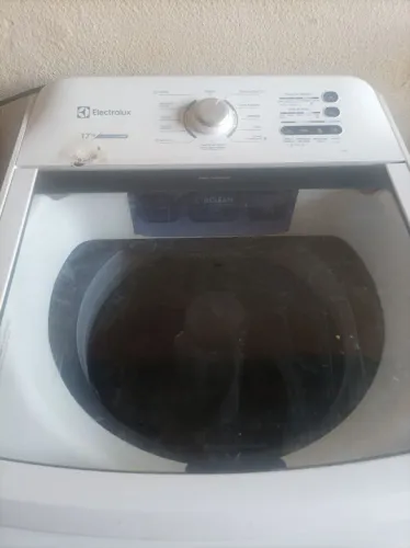 Estou vendendo uma máquina de lavar roupa 17 kilos
