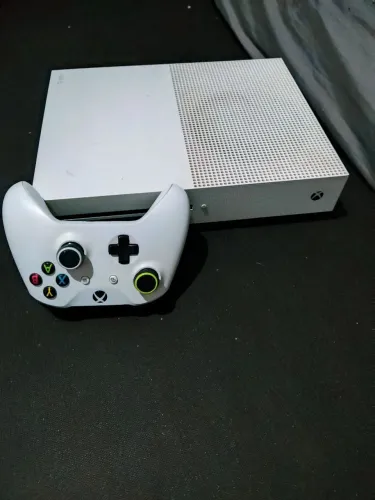 Xbox one S 500gb, acompanha 1 controle original