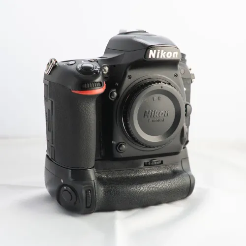 Nikon D750 Full Frame + Grip + 2 Baterias
