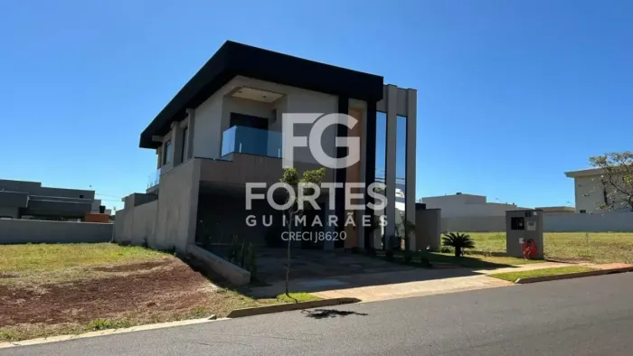 Casa em Condomínio Fechado no Bairro Residencial Alto do Castelo com 4 Quartos de 336 m² d