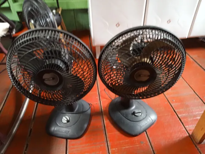 Vendo 2 Ventilador Mallory de 30 CM.