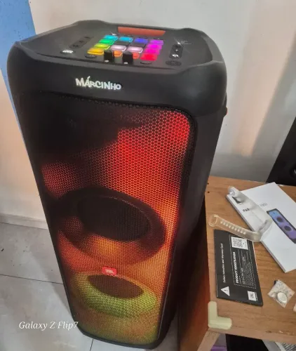 Vendo caixa de som JBL party Box 1000 novinha