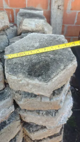 VENDO LOTE DE PEDRAS SEXTAVADAS
