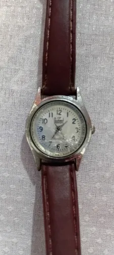 Relógio Dumont feminino RF-000154 falta bateria, vidro trincado, tem que trocar pulseira