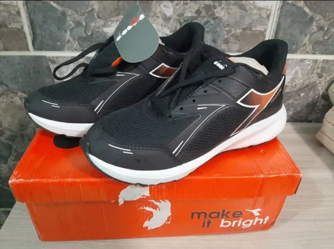 Tênis Original Diadora núm. 39 novo na caixa!