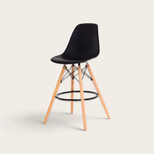 Banqueta Alta Charles Eames Eiffel Preta Base Madeira