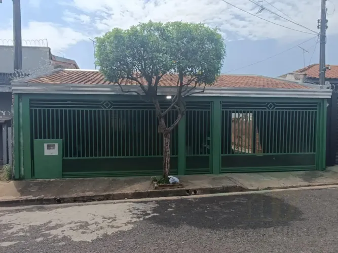Casa 3 quartos com área gourmet no Jardim Maria Lúcia