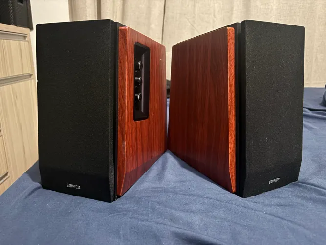 Edifier MONITOR DE ÁUDIO R1700BTS SAÍDA SUBWOOFER 66W RMS - MADEIRA