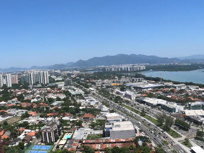 Barra - Km 1 - Cobertura Duplex - 72 metros - 2 quartos - 2 vagas - Excelente !