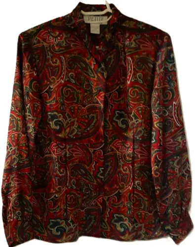 Linda e elegante Blusa sedosa importada da marca Petite, Tamanho M