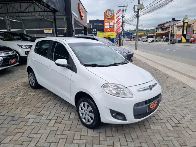 Fiat Palio Attractive 1.0 EVO Fire Flex 8V 5P 2013