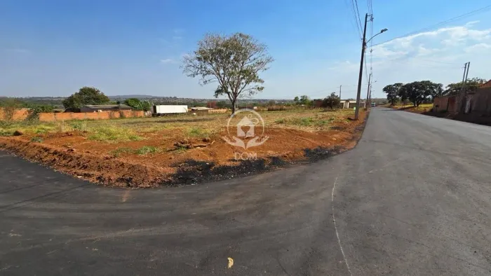 VENDO ÁREA 1.644,00M² - JARDINS PARIS HIDROLÂNDIA-GO