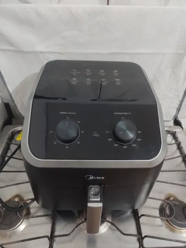 AirFryer nova usada somente uma vez.