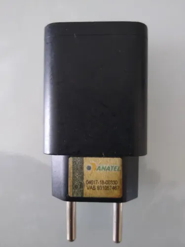 Carregador turbo original da Motorola, estado de zero e com selo da ANATEL. 5 volts, 3 A.