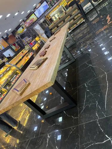 Mesa de madeira pura