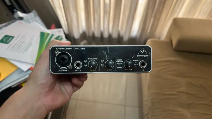 Interface de áudio Behringer UMC22