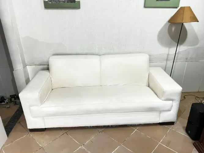 Sofá 2 Lugares Corino Branco - Estrutura Boa
