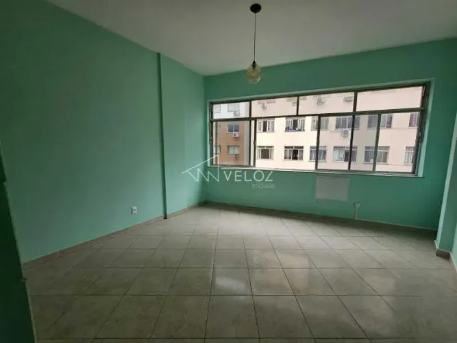 Kitnet/Conjugado : / Residencial / Centro