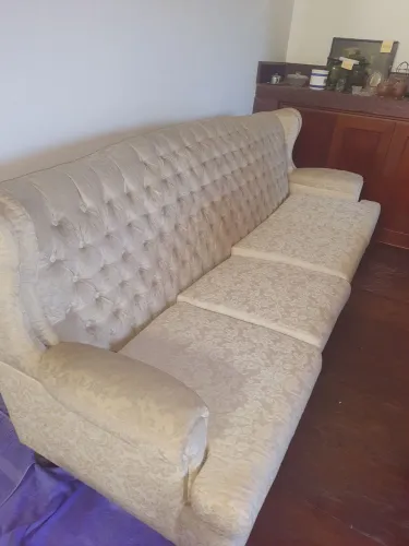 Sofa clássico,  estado de novo