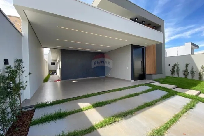 CASA A VENDA EM VILHENA - PRAÇAS DE VILHENA
