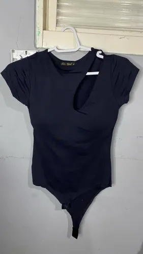 BODY PRETO COM BOJO E DECOTE
