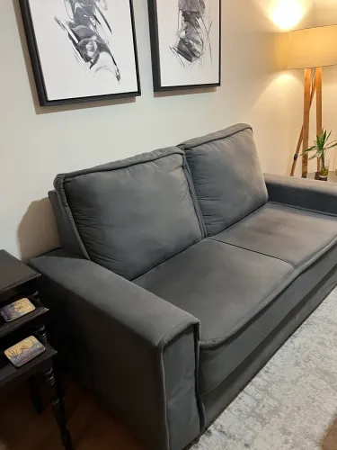 Vendo um sofá 2 lugares usado, mas super bonito!