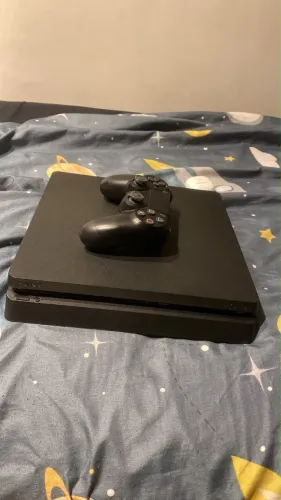 PlayStation 4 muito novo