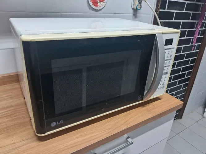 Micro-ondas LG com defeito