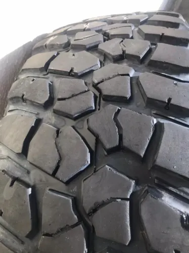 Vendo par de pneu mud bf goodrich 35 aro 15? meia vida sem remendos.
