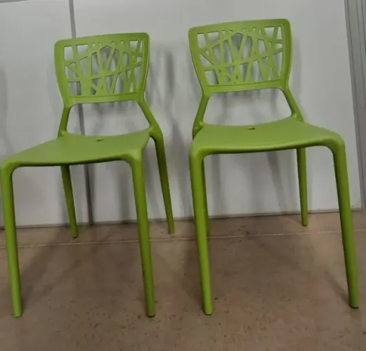 Cadeira em Polipropileno Cor Verde