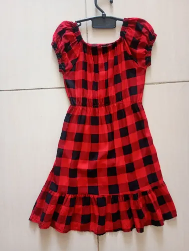 Vestido xadrez de menina