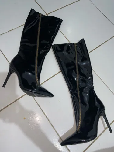 Bota salto alto semi nova