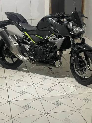 Z400 vem nela?