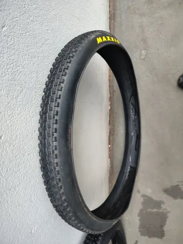 Par de pneus para bike Aro 29 - novos